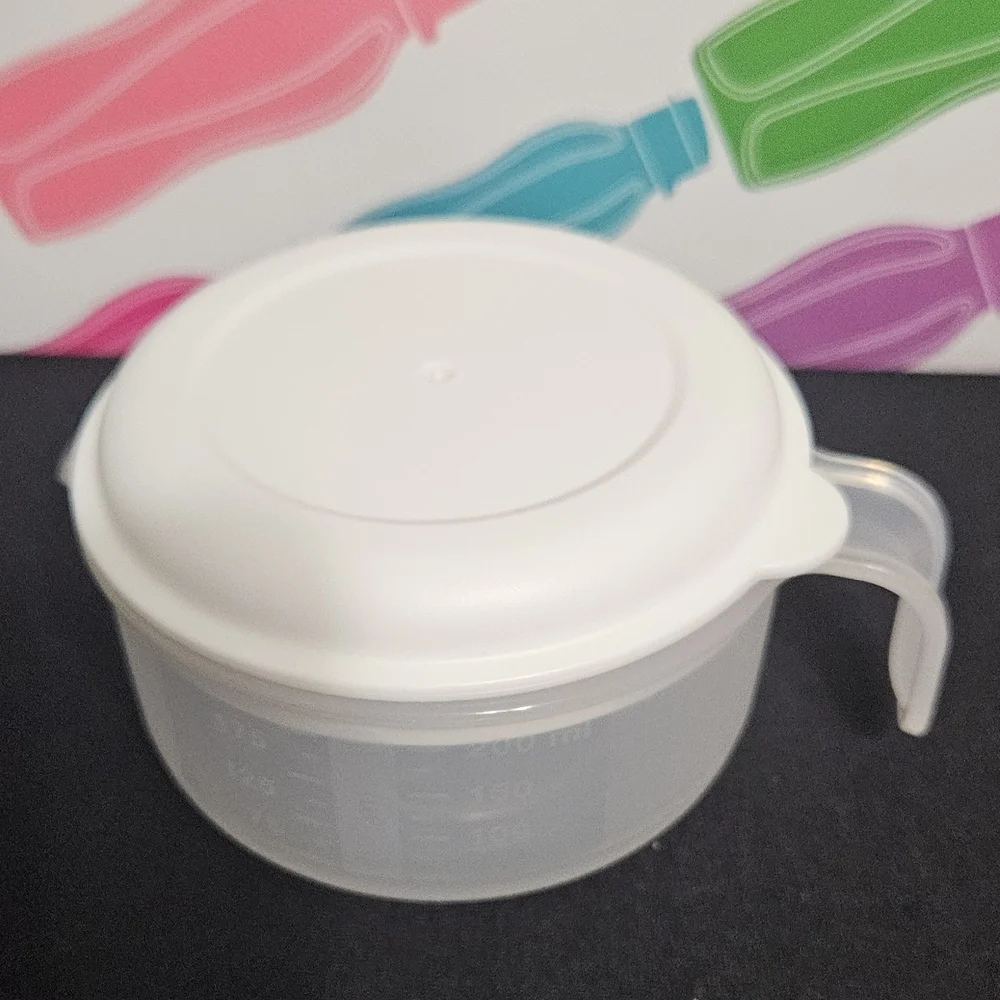 Multifunctional Red and White Kitchen Measuring Set